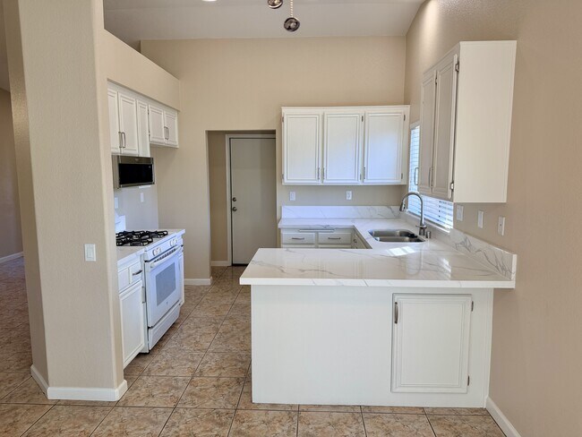 Building Photo - 4238 Brookside Dr