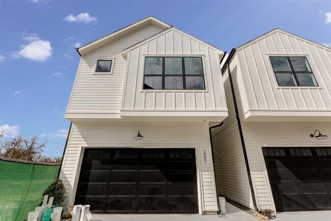 Building Photo - 2551 Judiway St