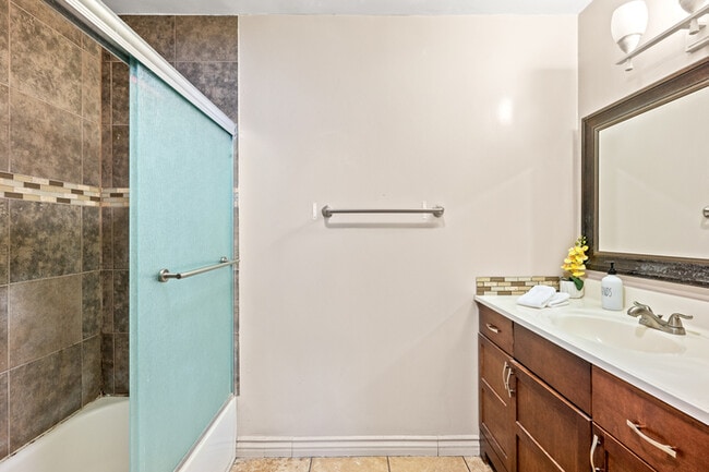 Building Photo - Fully Furnished 2BR Home with Crib — Mid-T...