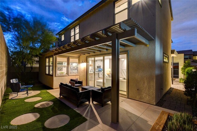 Building Photo - 3209 Vittoria Ave