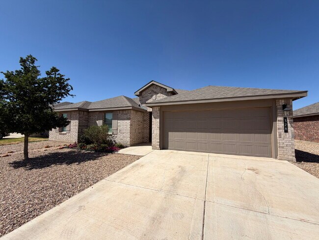 Building Photo - Beautiful 4 Bedroom 2 Bath Home in Wollforth!