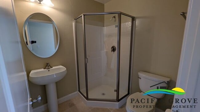 Building Photo - Refined 3-Bedroom Residence Offering Comfort and Function