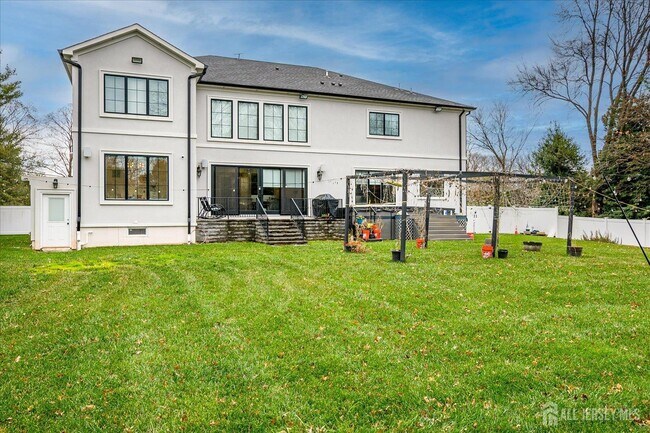 Building Photo - 3979 Park Ave