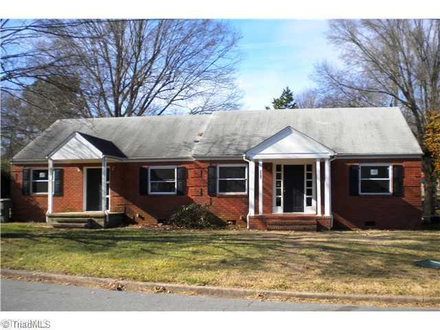 Primary Photo - 300 N 3rd Ave