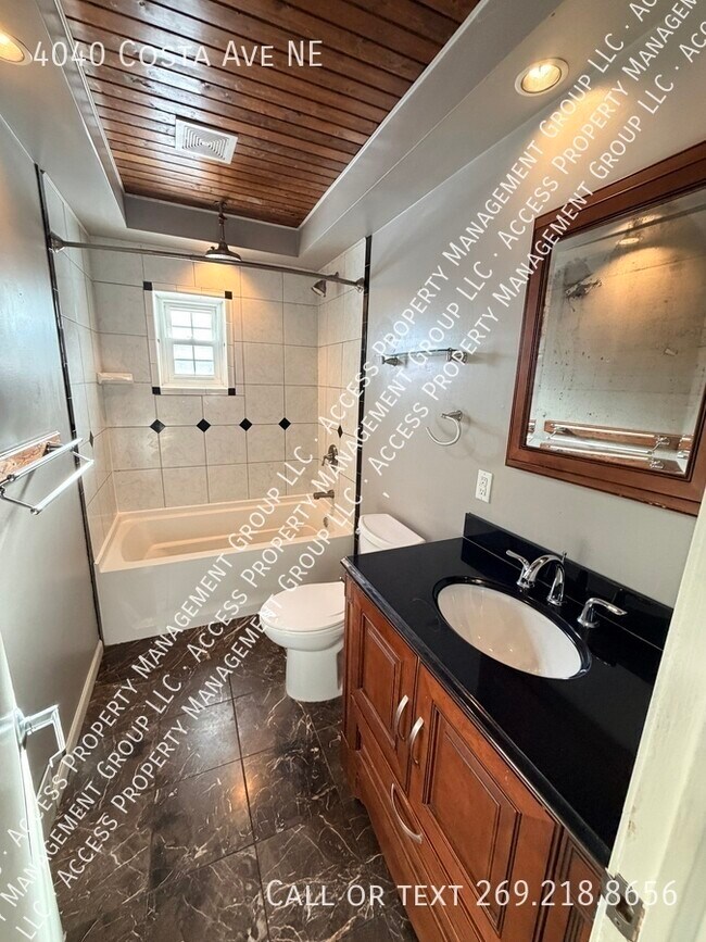 Building Photo - 4040 Costa Ave NE