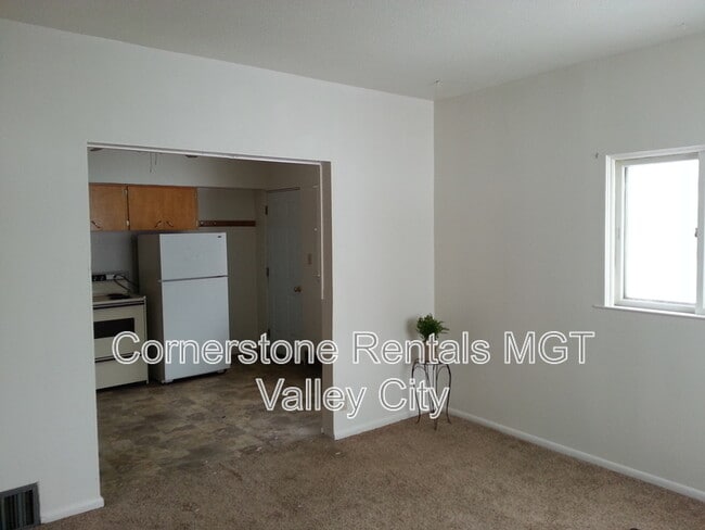 Building Photo - 309 College St SE