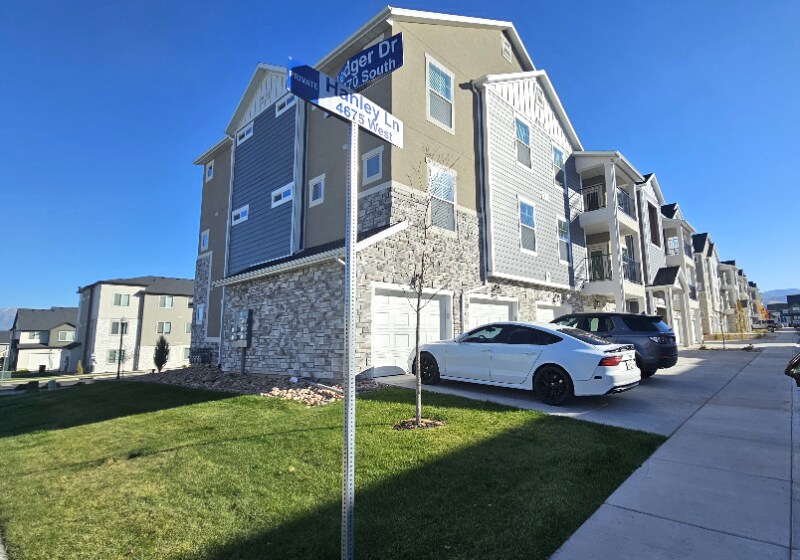 Building Photo - 13687 S Hanley Ln