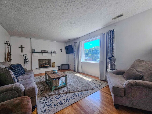 Living Room - 185 Charldon Rd