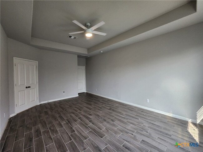 Building Photo - 338 Oak Creek Way