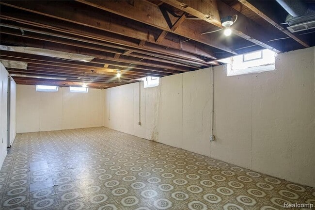 Building Photo - 15320 Marlow St