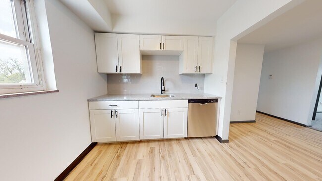 Building Photo - Parma - Ridgewood Lofts - 2 Bedroom - 1 Bath