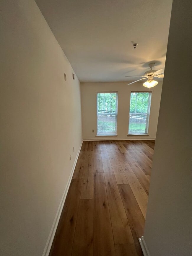 Building Photo - 16-1611 Summers