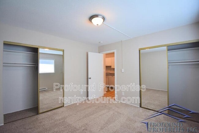 Building Photo - 706 NE 99th Ave