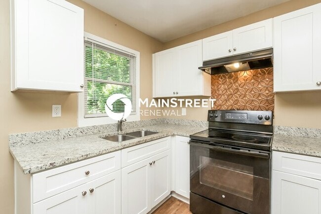 Building Photo - 4 Bedroom Pet-Friendly Home in Atlanta, GA with Main Street Renewal