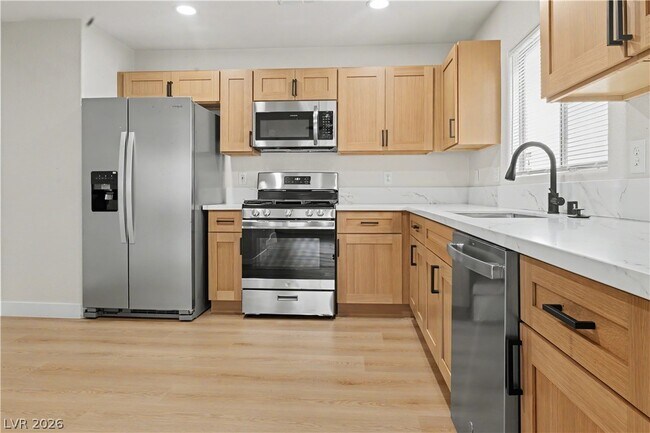Building Photo - 5162 Paradise Skies Ave