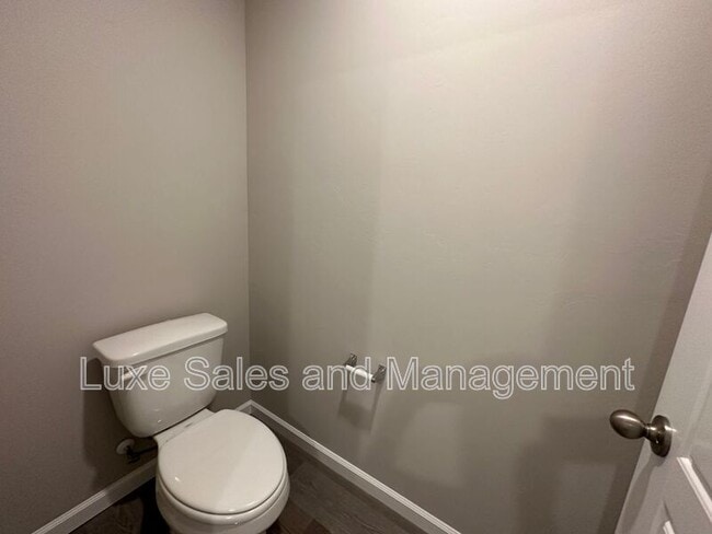 Building Photo - 10516 SW 41st Pl