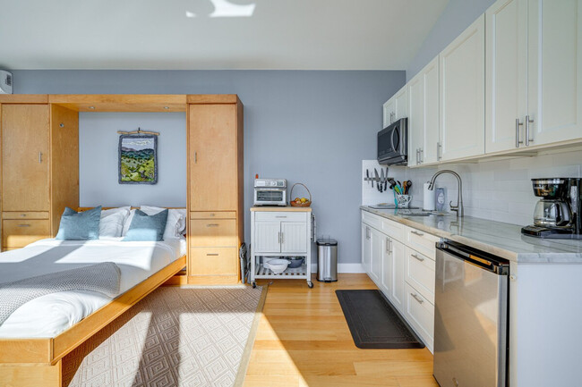 Building Photo - 157 Ave Portola