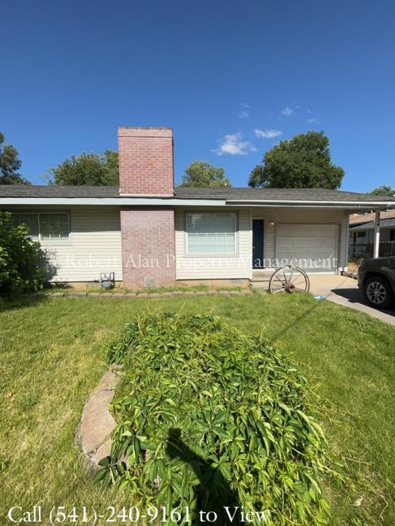 Building Photo - 724 SW 37th St
