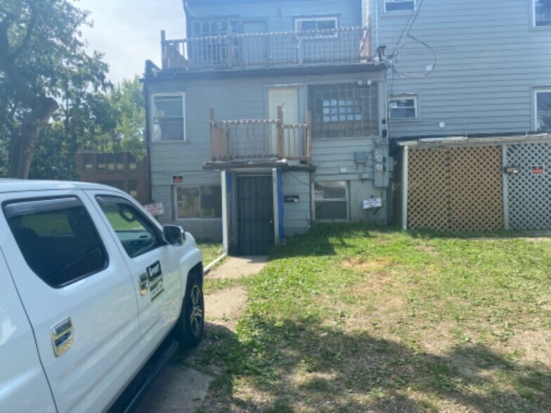 Primary Photo - 1532 Woodland Ave NW