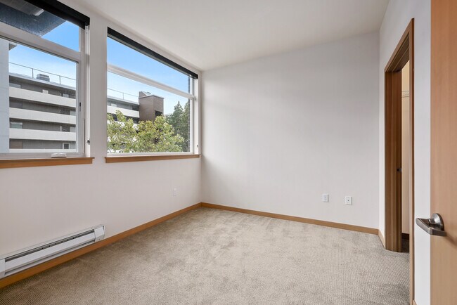 Building Photo - 500 Belmont Ave E