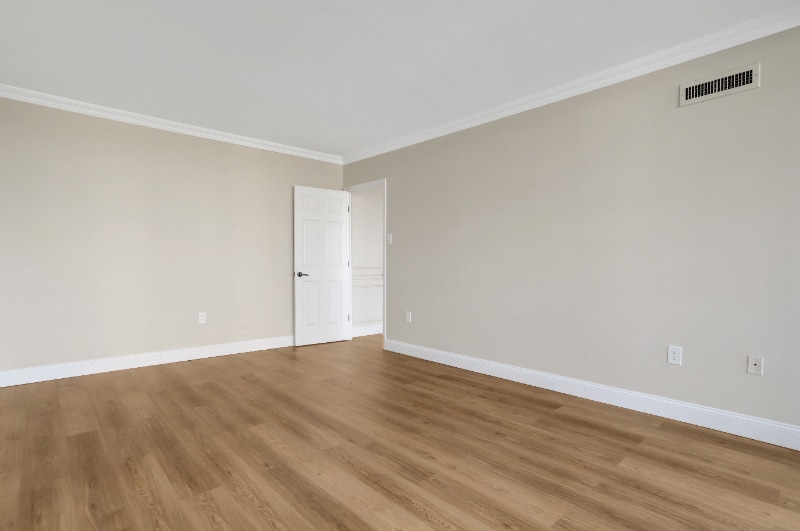 Building Photo - 400 Madison St