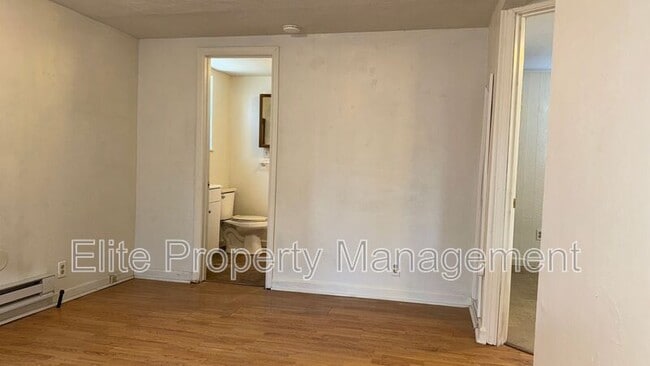 Building Photo - 1506 1/2 Spruce St