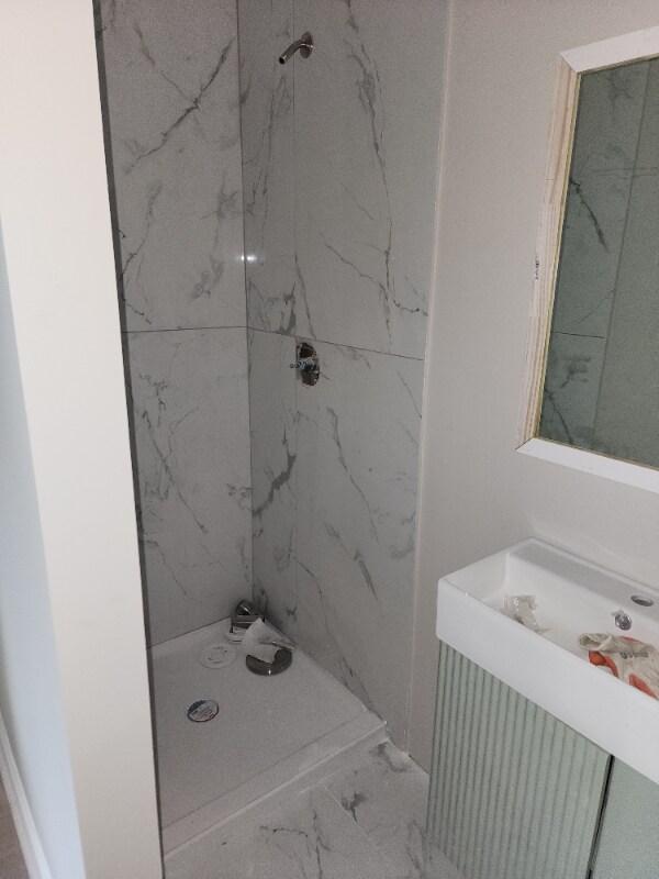 Building Photo - 390 W Lake Ave NW