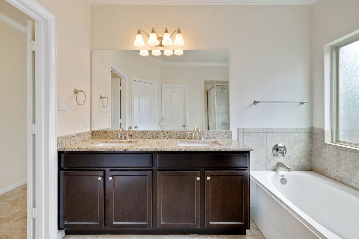 Building Photo - 1300 Camino Ct