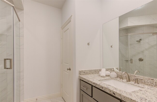 Building Photo - 13605 Teal Bluff Ln