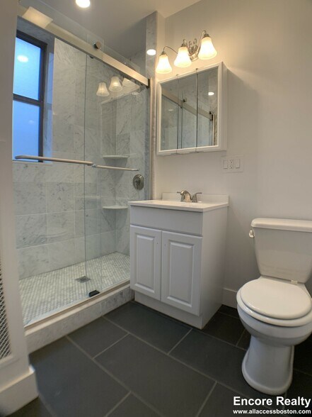 Building Photo - 54 Queensberry St