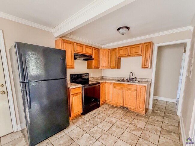 Building Photo - 607 McArthur Blvd