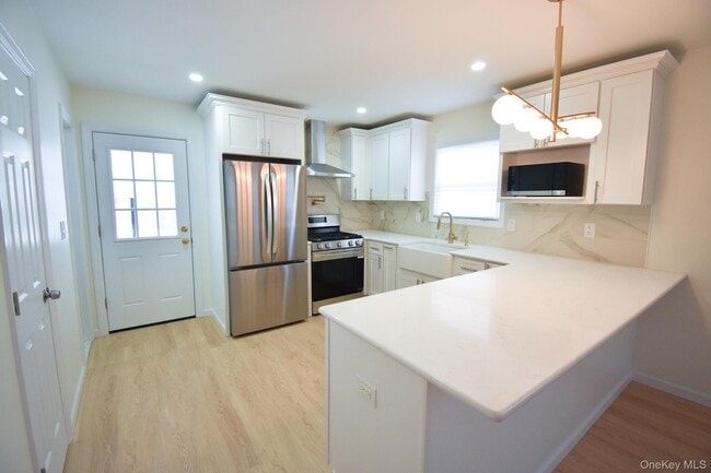 Building Photo - 36 S 5th Ave