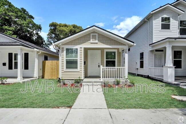Building Photo - 729 Pippin St