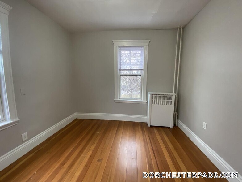 Building Photo - 39 Harwood St