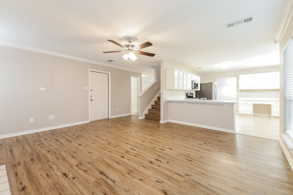 Building Photo - 327 Stately Oak Ln