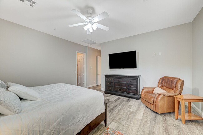 Building Photo - Stunning single-story home in picturesque community!