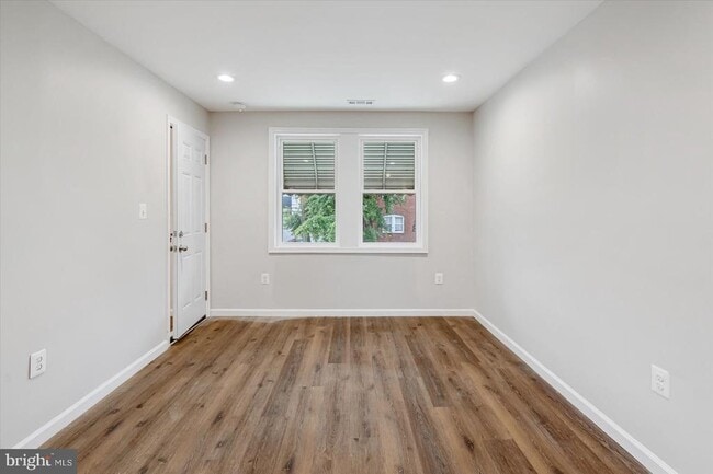 Building Photo - 1340 Pontiac Ave