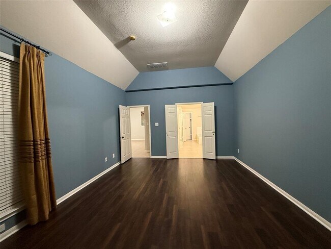 Building Photo - 10204 Dawn Brook Dr