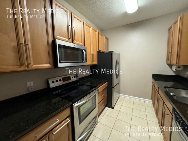 Building Photo - Available NOW! Cozy 3 Bedroom/2 Bath Unit ...