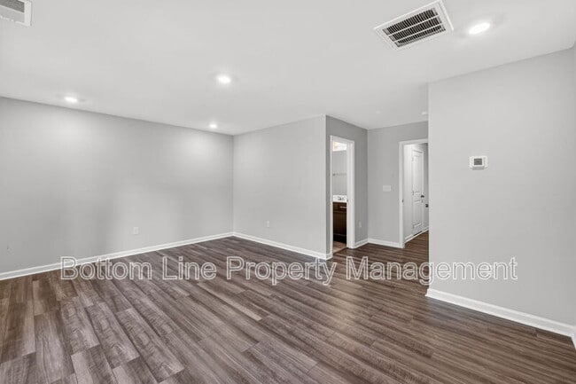 Building Photo - 1129 Lily Loch Wy