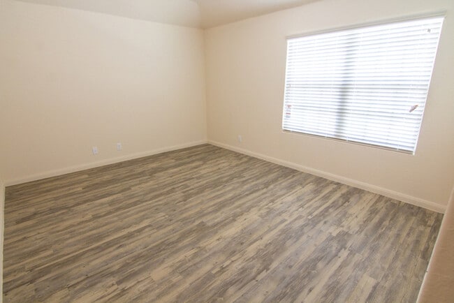 Building Photo - 4826 War Horse Dr