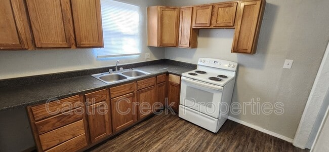 Building Photo - 2508 SE 12th St