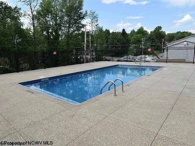 Building Photo - 802 Puzzle Pl