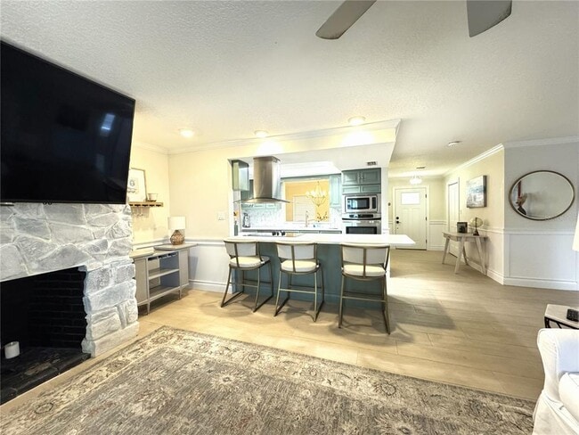 Building Photo - 1004 SE 5th Ave