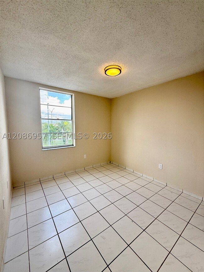 Building Photo - 5625 W 20th Ave