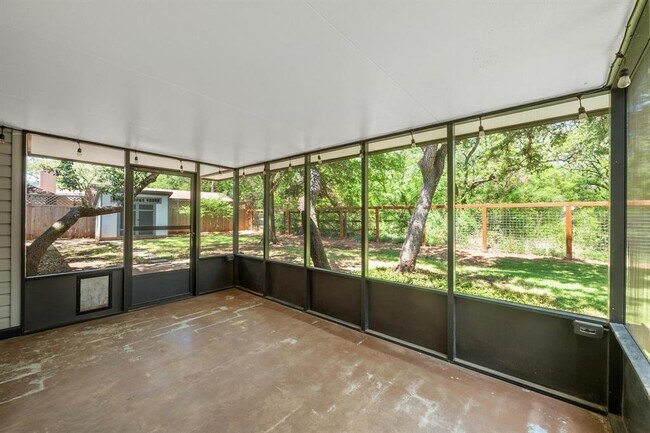 Building Photo - 6806 Edinburgh Cove