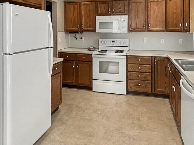 Building Photo - 783 Holly Creek Dr