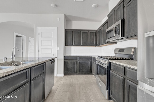 Building Photo - 12260 Desert Wolf Ave