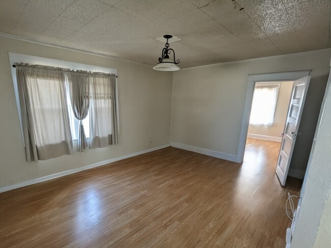 Building Photo - 2315 E Kaley Ave
