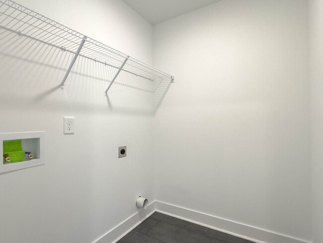 Building Photo - 6 Dutch Dr